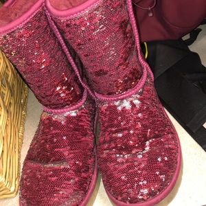 BARELY USED reversible sequence uggs!!